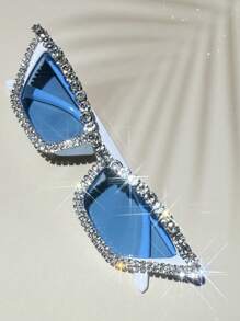 Eyeglasses#17078 1pc Women's Rhinestone Decorated Intense Reflective Glittering Rhinestone Effect Cute Party Glasses, Suitable For Weddings, Music Festivals, Street Photography, Decorated With Crystal, Pink Frame Y2K Luxury Holiday Party Makeup Cute Cat Eye Glasses For Beach, Theme Parties (Comes With Cleaning Cloth), Selfie Travel Stylish Black, Red, Blue, Silver, Green, Pink Valentines Y2KFest MusicFest For Summer Beach Vacation,Outdoor,Travel Shades Fashion Glasses Rhinestone Decor Party Style Cat Eye Frame For Music Festival Preppy Style For Back To School