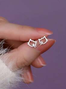 一对锆石可爱猫耳骨螺丝钉耳洞纯银耳环适合学生和女士作为母亲节和情人节的礼物