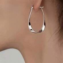 1 Pair Elegant Mobius Loop Earrings - Non-Allergic For Women, Casual Decorative Perfect Gift