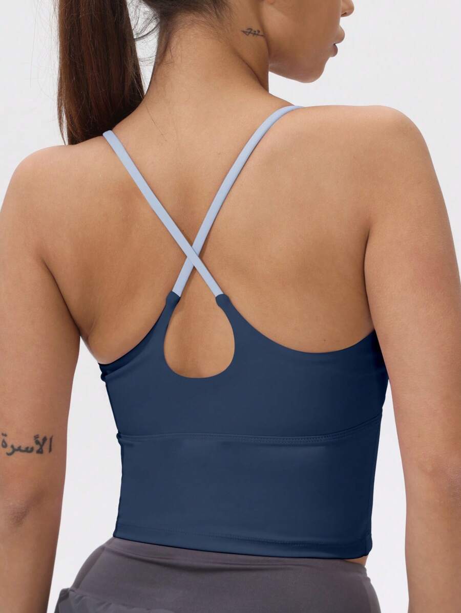 Top deportivo de tirantes anchos con almohadilla fija, camisola de yoga elástica con bloques de color para mujer