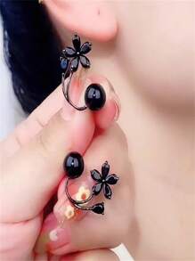 1 Pair Black Flower & Faux Pearl Earrings, Korean Style Stud Earrings, Unique High-End Niche Earrings For Autumn/Winter