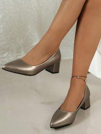 女士高跟鞋妈妈婚鞋适合旗袍礼服正装通勤2025新款中跟鞋女士纯色高跟鞋