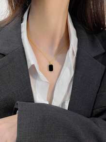 1pc Women's Black Rectangle Pendant Necklace, Minimalist & Elegant Style Dainty Clavicle Chain For Daily Wear