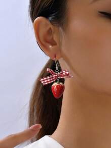1 Pair Cute Strawberry Cake Stud Earrings, Lovely Girl Earrings, Sweet Bow New Design Earrings For Women, Boucle D'oreille Jewelry Women Bohemia (Handmade Bow & Strawberry May Have Minor Defects On Surface, Normal)