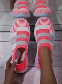 1 双女童运动鞋，户外休闲鞋，男士防滑舒适透气时尚一脚蹬跑步鞋彩色运动鞋