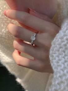 1 PC Glamorous Camellia - Inspired Ring: A Blend Of Nature's Beauty And Fine Craftsmanship