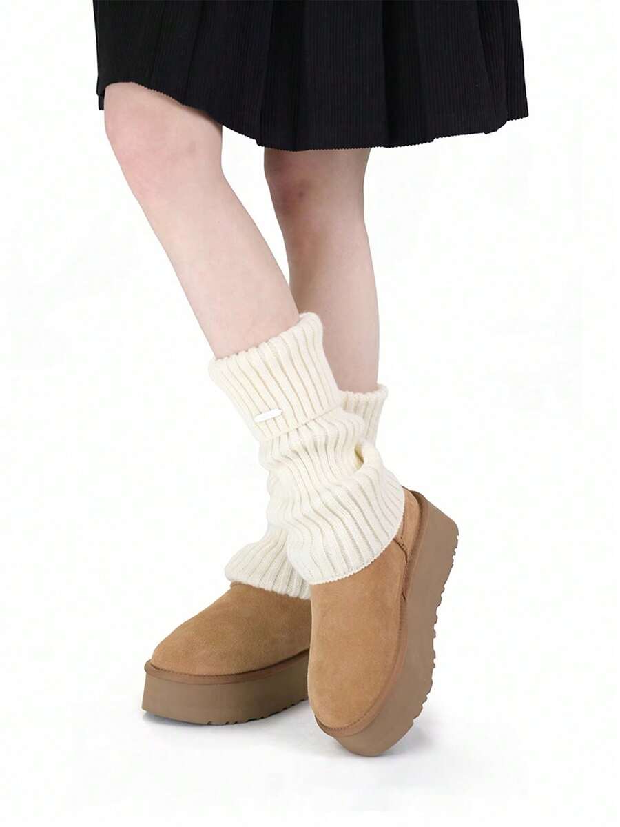 1 Pair Of White Ruffled Warm Leg Covers With Metal Tags, And Fashionable To Wear