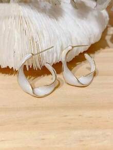 1 Pair Classic European And American Fashionable Gold-Rimmed White Twisted C-Shaped Earrings, 2025 New Minimalist Versatile Elegant Lady Enamel Earrings - White - View 10
