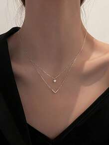 1 件女士闪亮双层 V 形堆叠吊坠项链，时尚个性化奢华风格简约精致颈链，适合日常佩戴和节日礼物