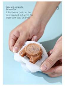 A Cute Bear Ice Cube Mold Silicone Ice Cube+Three-Dimensional Bear Shape Can Also Be Used For Beauty And Skin Care. Silicone Ice Roller Face And Eye Ice Roller, Silicone Beauty Ice Roller Skin Care Tool, Facial Massage Ice Mold Skin Care, Reusable Ice Roller To Reduce Swelling.