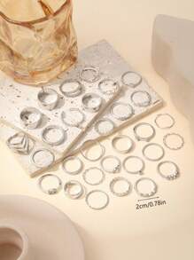 Set de 30 piezas de anillos de nudillo elegantes y lujosos con triángulos de cristal de onda infinita apilados, un diseño sofisticado y de moda adecuado para uso diario, fiestas y bodas