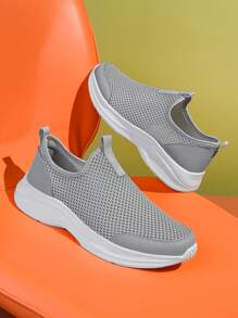 新款夏季大码48男士轻便网眼透气跑步鞋，男士低帮休闲鞋，男士运动鞋，男士灰色鞋，平底休闲鞋，弹力一脚蹬男鞋，柔软舒适旅游鞋，灰色一脚蹬鞋，男士步行鞋，灰色网眼鞋，灰色鞋，男士透气鞋，男士乐福鞋 - 灰色 - 查看 11