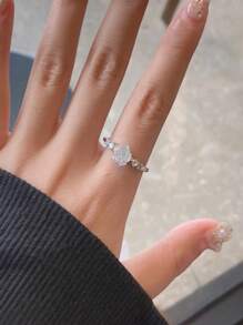 1 PC Glamorous Camellia - Inspired Ring: A Blend Of Nature's Beauty And Fine Craftsmanship