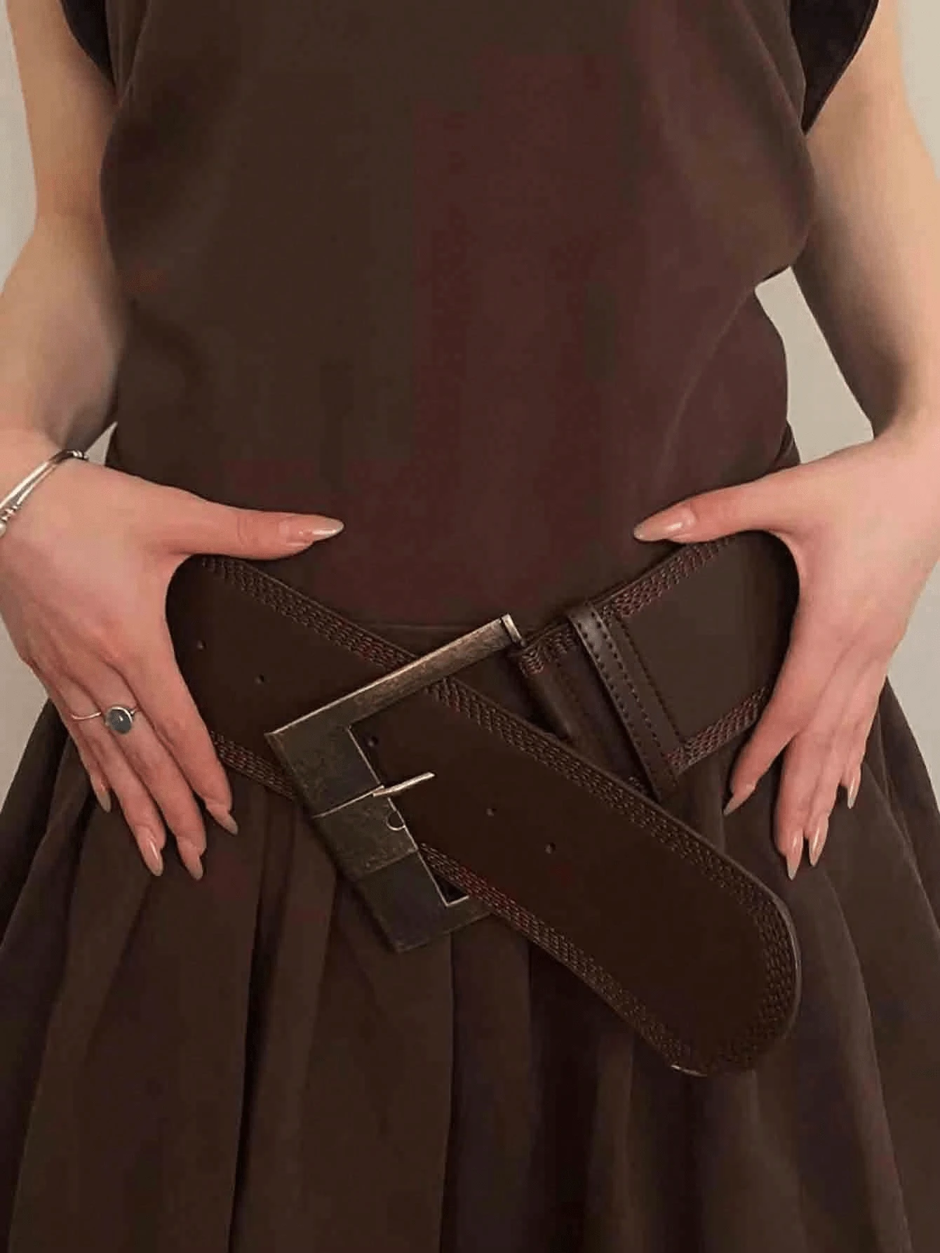 1 件女士棕色 PU 材料大扣复古风格束腰，修身且时尚 - 棕色 - 查看 1