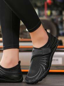 Women's Barefoot Water Shoes, Suitable For Creek, Beach, Swimming, Fitness, Hiking, Beach Volleyball, Surfing, Non-Slip, Quick-Drying - Black - View 4