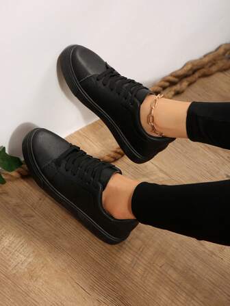 Women's Plus Size Black Sports Sneakers, Fashion Casual Lace-Up Flat Bottom School Shoes, Versatile & Comfortable Activewear
