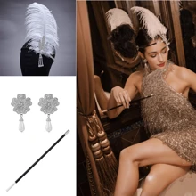 4 stuks 1920s Vrouwen Zachte Elegante Sexy Accessoires High-End Prinses Stijl Accessoires Voor Single Party, Make-up Bal, Hoofdband, Parel Hanger Oorbellen, Sigarettenhouder 3-delige Set, Carnavalsfeest Kostuum Set Prom