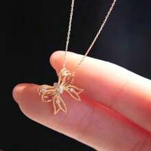 Collar colgante de mariposa hueca de plata esterlina 925, estilo lujoso con decoración de diamantes para mujeres