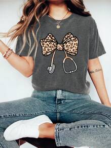 Leopard Print Nurse Sexy Bow  Graphic Print T-Shirt, Short Sleeve Round Neck Casual Women's Top For Summer And Spring, Women's Clothing - 深灰色 - 查看 1