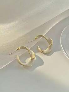 1 Pair Classic European And American Fashionable Gold-Rimmed White Twisted C-Shaped Earrings, 2025 New Minimalist Versatile Elegant Lady Enamel Earrings - White - View 5