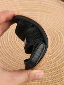 1 双男童纯色网眼钩环平底透气休闲凉鞋，夏季时尚 - 黑色 - 查看 7