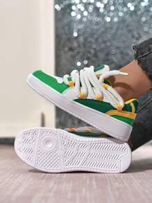 Women's Black & White Low-Top Sneakers, Urban Commuting Series, Outdoor Casual Skateboarding Shoes With Comfortable Upper And Thick Shoelaces - White Green - View 3