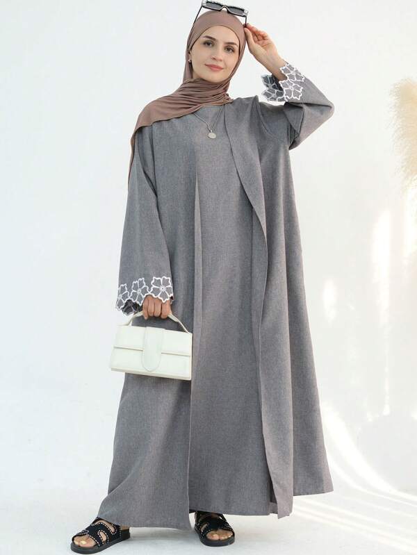 Un vestido holgado elegante con bordados en los puños para mujer, apropiado para la vida diaria y eventos, moda primaveral de ropa islámica, Kaftan