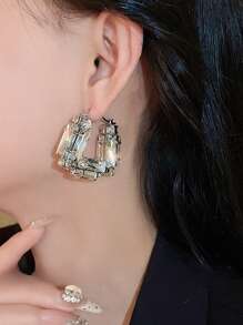 1 Pair Oversized Square Rhinestone Earrings, Fashionable And Sophisticated, Suitable For Commuting, Weddings, Parties And Daily Wear. The Shiny Geometric Ring Earrings Can Elevate Your Professional Attire And Accentuate Your Unique Style. A Perfect Accessory For Brides And Bridesmaids To Add Sparkling Elegance To Wedding Outfits.
