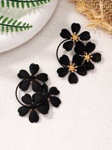 1 Pair Elegant Lacquered 3D Clover Petal Earrings, Unique Design Fashion Versatile Earrings For Women, Suitable For Party And Daily Wear