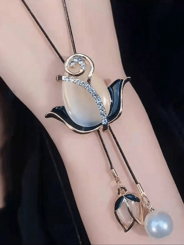 1pc Elegant Flower Tulip Design Long Pendant Necklace With Crystal, Pearl And Tassel, Luxury Sweater Chain, Gift For Mother Or Girlfriend