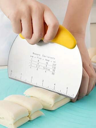 1 件带刻度的不锈钢刮刀和切刀 - 多功能，用于面团、糕点切割和烘焙工具的厨房小工具