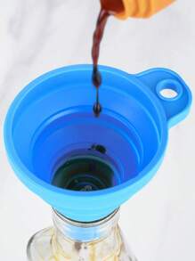 1 个可折叠漏斗 - 灵活且节省空间的设计，适用于厨房和餐厅 - 随机颜色，厨房必备工具，用于油、酒、液体倾倒的填充和倾倒漏斗，防溅，易于存放，适合厨房整理