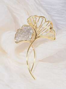 1pc Stylish Ginkgo Leaf Brooch, Flower Lapel Pin For Women, Clothing Accessory Dress Accessories Pin For Clothes Bag Charm School Office Accessories Shirts Jacket Jewelry Christmas Halloween Clothes Pin Funny Cute Teacher Gifts