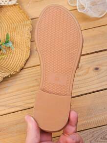 1 Pair Glitter Summer Girls Flat Anti-Slip Fashion Sandals