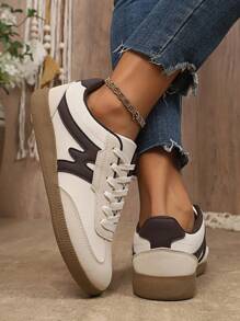 Retro Classic Casual Sneakers, Round Toe Lace Up, Fashion Unisex Sport Shoes - Beige - View 5