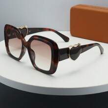 The Latest Love Fashion Glasses Fashion TR Frame Love Temples Fashion Large Frame Face Covering Fashion Glasses Fashion With Casual Gifts
