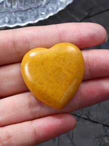 1pc 1.18 Inch Yellow Stone Crystal Heart Shape Large Healing Crystal Yellow Heart Shape Love Crystal Stone Reiki Gem Palm Worry Stone Relieve Anxiety Crystal Gift