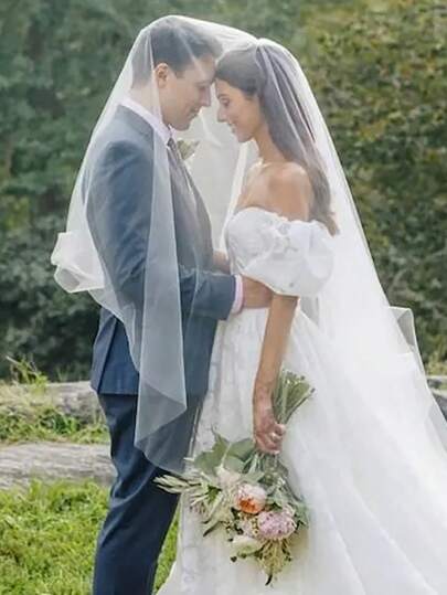 1pc Double-Layer Bridal Veil, 3 Meters Wide, Sheer Tulle, With Metal Hair Comb For Bride