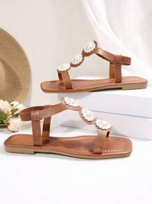 Sandali piatti comodi da donna con decoro di perle e cinturino elastico, scarpe eleganti da lavoro/da mamma