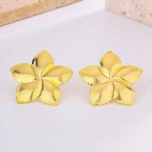 Vintage 18K Gold Plated Stainless Steel Asymmetrical Hammered Flower Earrings, European & American Cross-Border Design