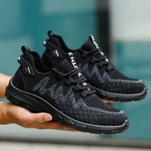 A Pair Steel Toe Work Shoes And Low Top Safety Boots With Anti Smash And Anti Puncture Functions. Comfortable And Breathable Soft Soled Work Protective Shoes, Suitable For Wearing All Seasons Or Outdoor Hiking And Travel Shoes.