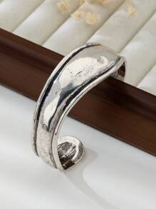 1pc Vintage Silver-Color Wide Oversized Chunky Metal Bracelet