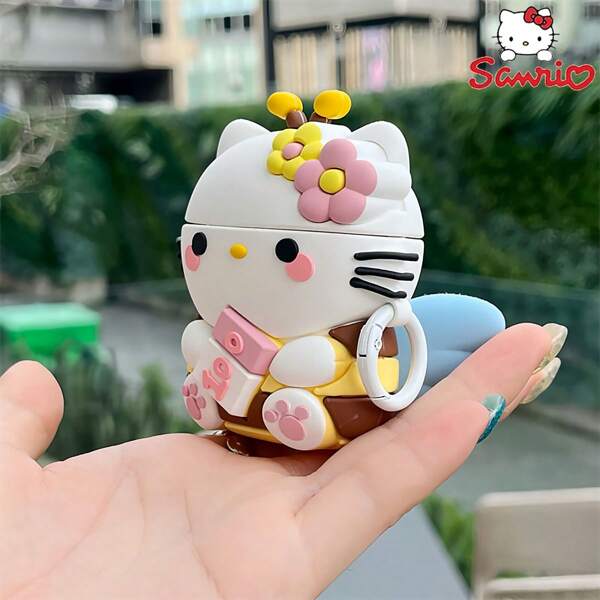 Sanrio 可爱的 3D 蜜蜂 Hello Kitty 硅胶 AirPods 1/2/Pro/3 保护套，适合年轻女孩和学生 - 保护性无线耳机套，适合旅行、学校、游泳派对和运动 - 可爱的卡哇伊卡通风格，防刮防震耳机配件 - 送给闺蜜和女朋友的完美生日和节日礼物