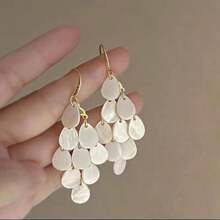 1 Pair Fashionable Shell Tassel Hook Earrings, High-End Beach Vacation Accessory - Tassel - View 1