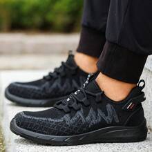 A Pair Steel Toe Work Shoes And Low Top Safety Boots With Anti Smash And Anti Puncture Functions. Comfortable And Breathable Soft Soled Work Protective Shoes, Suitable For Wearing All Seasons Or Outdoor Hiking And Travel Shoes.