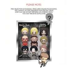 Crunchyroll 1 pieza Llavero de personaje de anime 3D de la serie oficial de Ataque a los Titanes, bolsa ciega de misterio con uno de los personajes sorpresa, accesorio para mochila, teléfono celular, estuche para lápices, colgante, para sorprender a fans, familia y amigos en cumpleaños y aniversarios, accesorio para coche