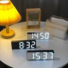 1pc Digital Clock, New LED Bedside Alarm Clock, Electronic Desktop Clock With Temperature Display, Voice Control, 12/24 Hour Format, Compact & Elegant Design, Suitable For Bedroom Decor (Batteries And Adapter Not Included), Birthday Gift, Graduation Gift, Dorm Decor, Back To School Gift, School Decor, Surprise Gift, Home Decor, Study Supplies