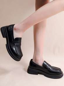 Thick Sole Black Leather Oxford Shoes For Women, British Style New Vintage Flat Round Toe Lace-Up Platform Loafers, Glossy One-Piece Design