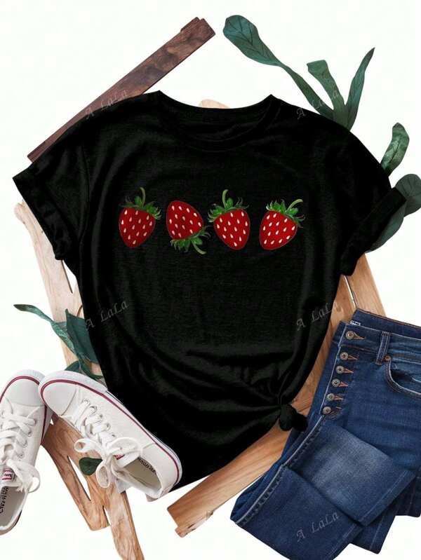 Plus size dames T-shirt met ronde hals en aardbeienpatroon en korte mouwen