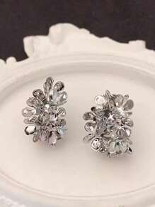 1 Pair French Metal Flower C-Shaped Earrings, Vintage, Unique, Minimalist, Versatile Luxury Earrings